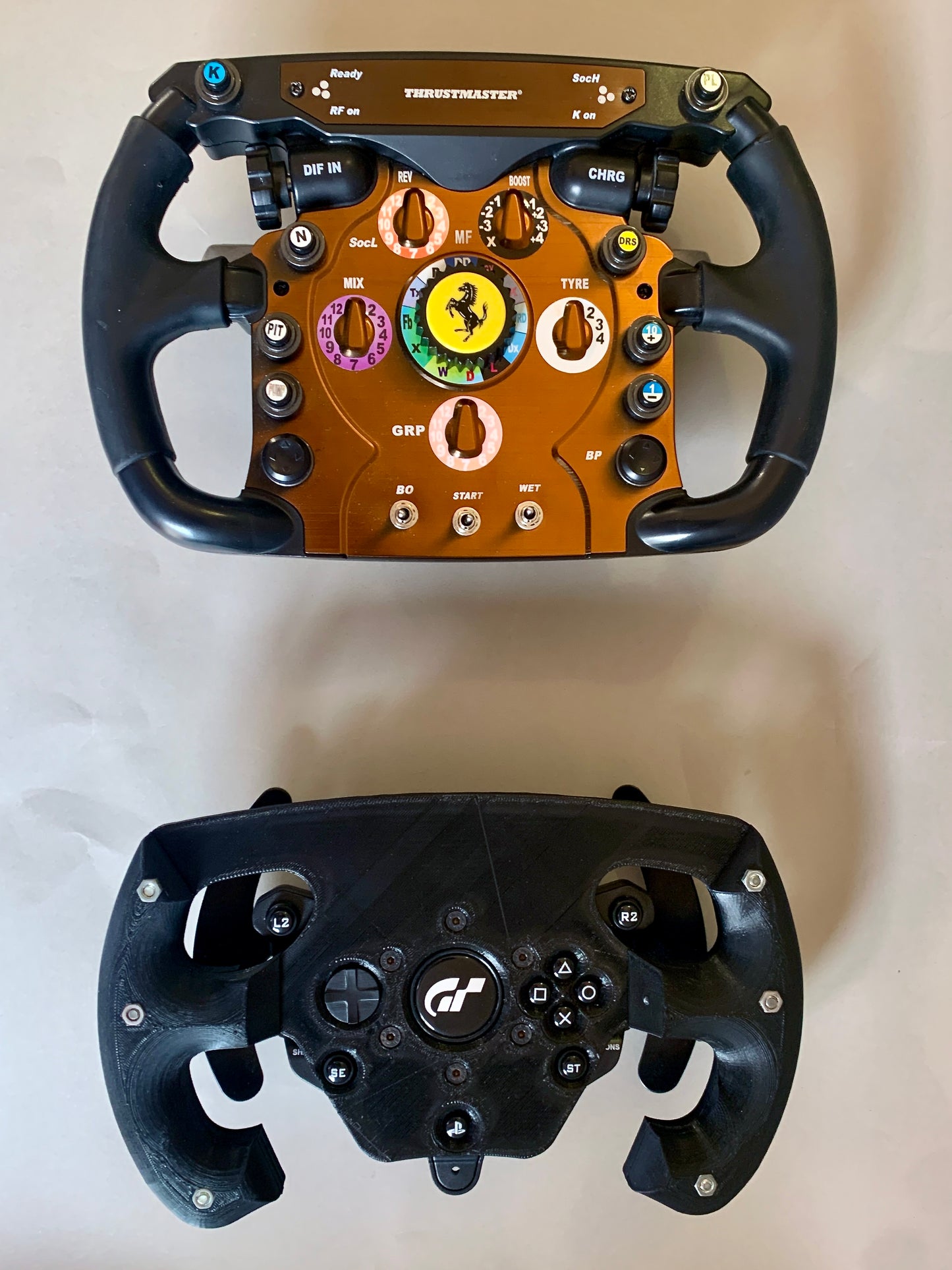 Soporte de pared para volante Thrustmaster con liberación rápida magnética